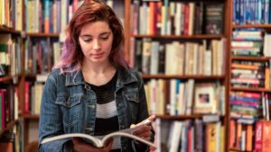 How to start a bookstore business